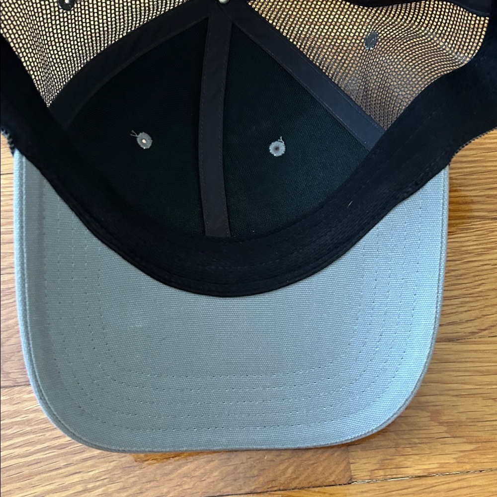 Carhartt Light  Gray with Gray Mesh Logo Cap - Picture 5 of 8